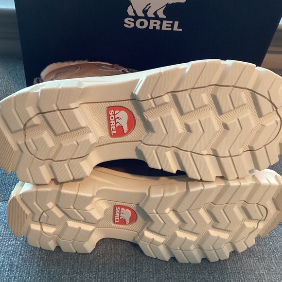 Sorel Women's Tivoli V Waterproof Booties, size 8 - Picture 10 of 13